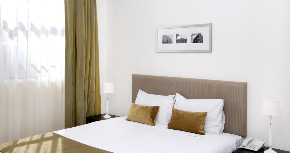 Quest On London Aparthotel Hamilton Exterior photo