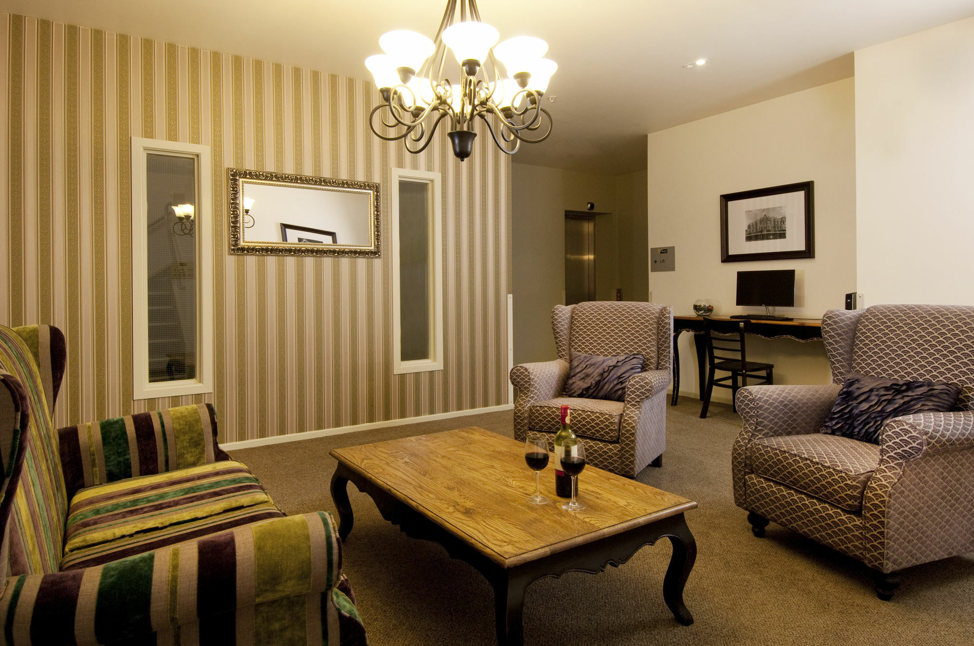 Quest On London Aparthotel Hamilton Exterior photo